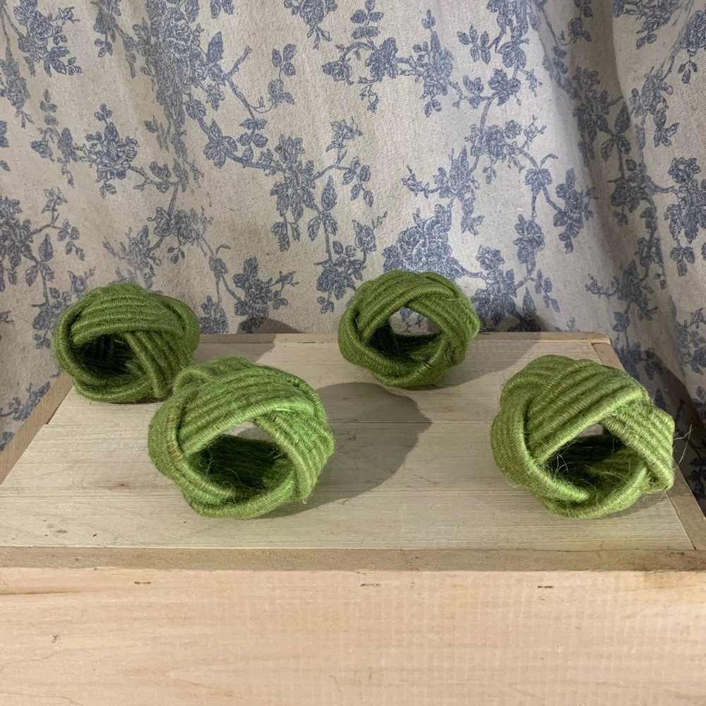 Set of 4 Green Boho Jute Woven Knotted Napkin Rings - Picture 4 of 6
